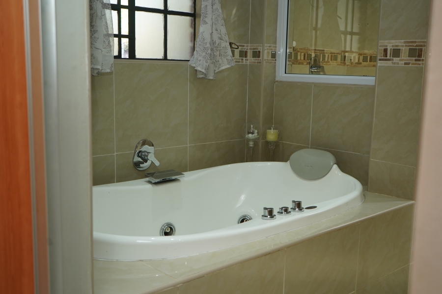 To Let 7 Bedroom Property for Rent in Safari Gardens North West